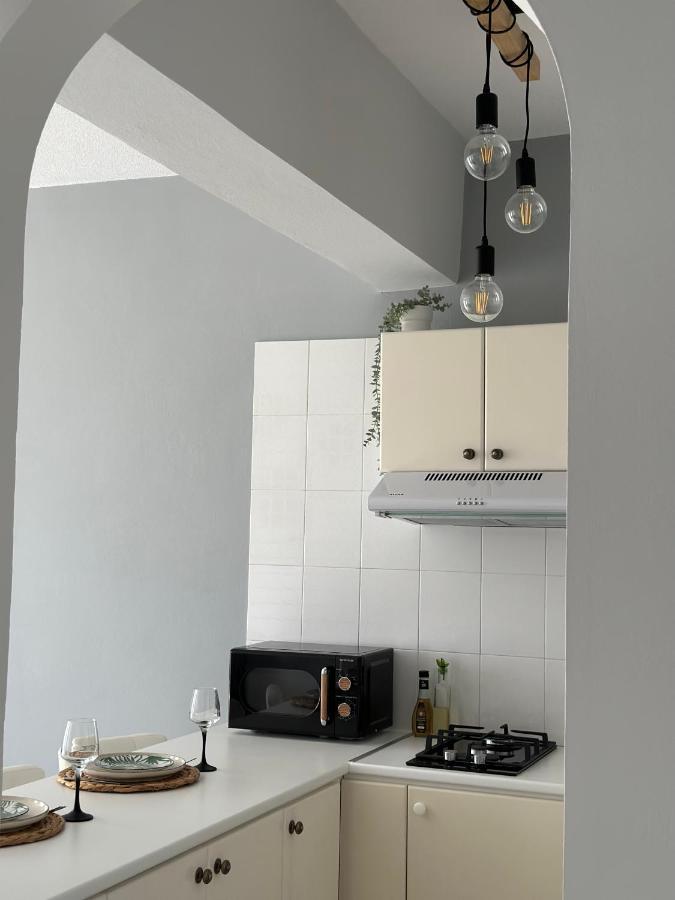 Sea View Apartment Near The Beach Пафос Екстериор снимка