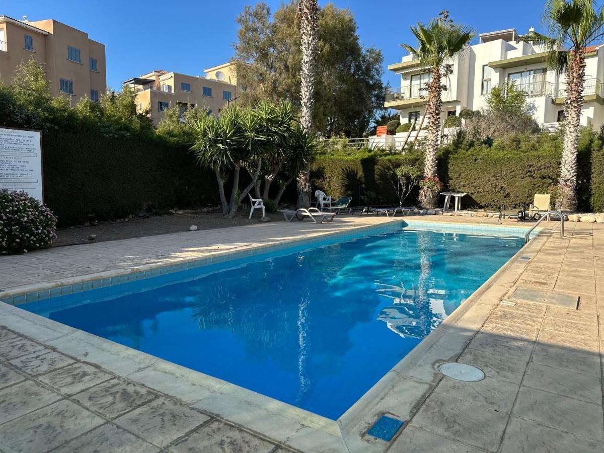 Sea View Apartment Near The Beach Пафос Екстериор снимка