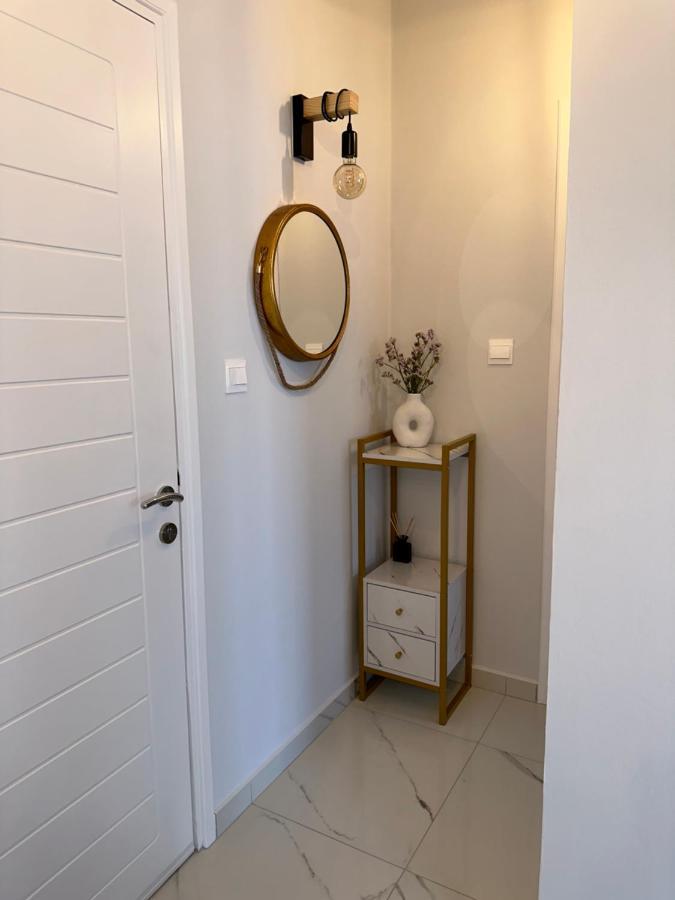 Sea View Apartment Near The Beach Пафос Екстериор снимка