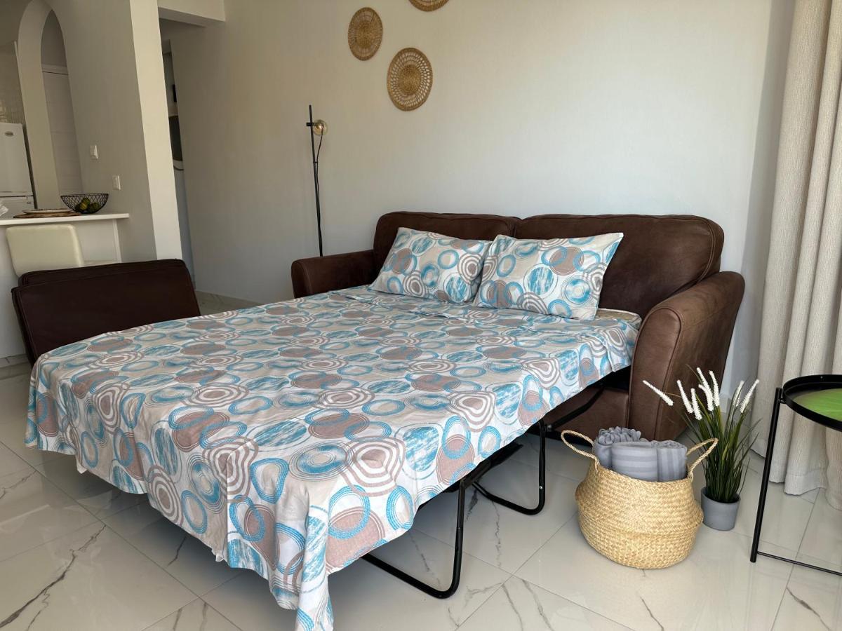 Sea View Apartment Near The Beach Пафос Екстериор снимка