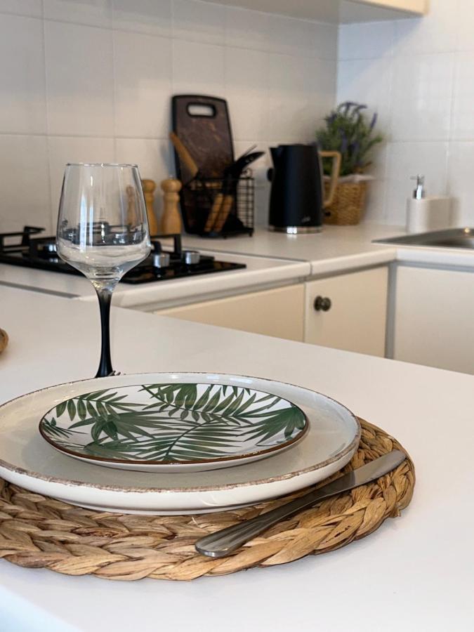 Sea View Apartment Near The Beach Пафос Екстериор снимка