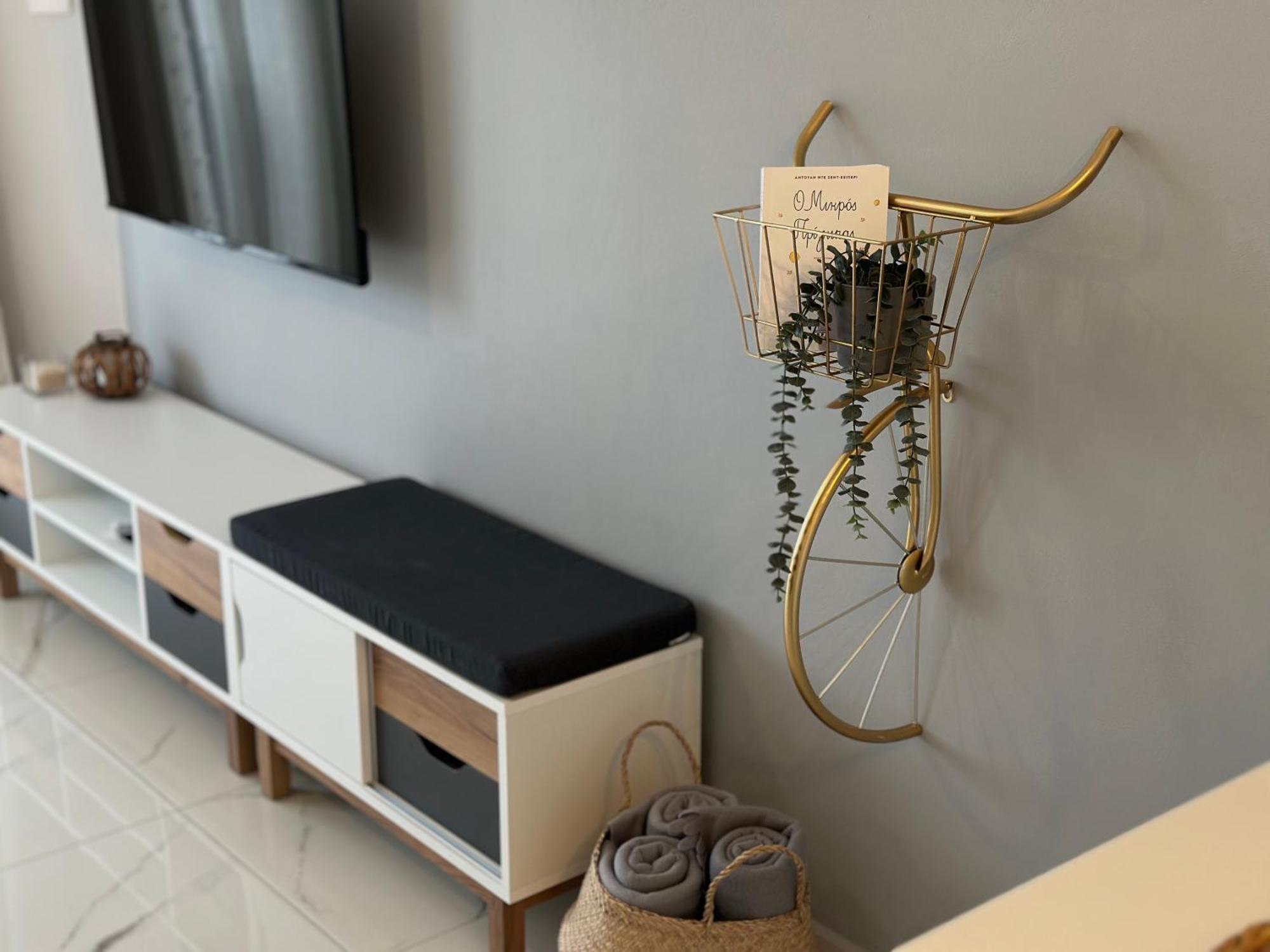 Sea View Apartment Near The Beach Пафос Екстериор снимка