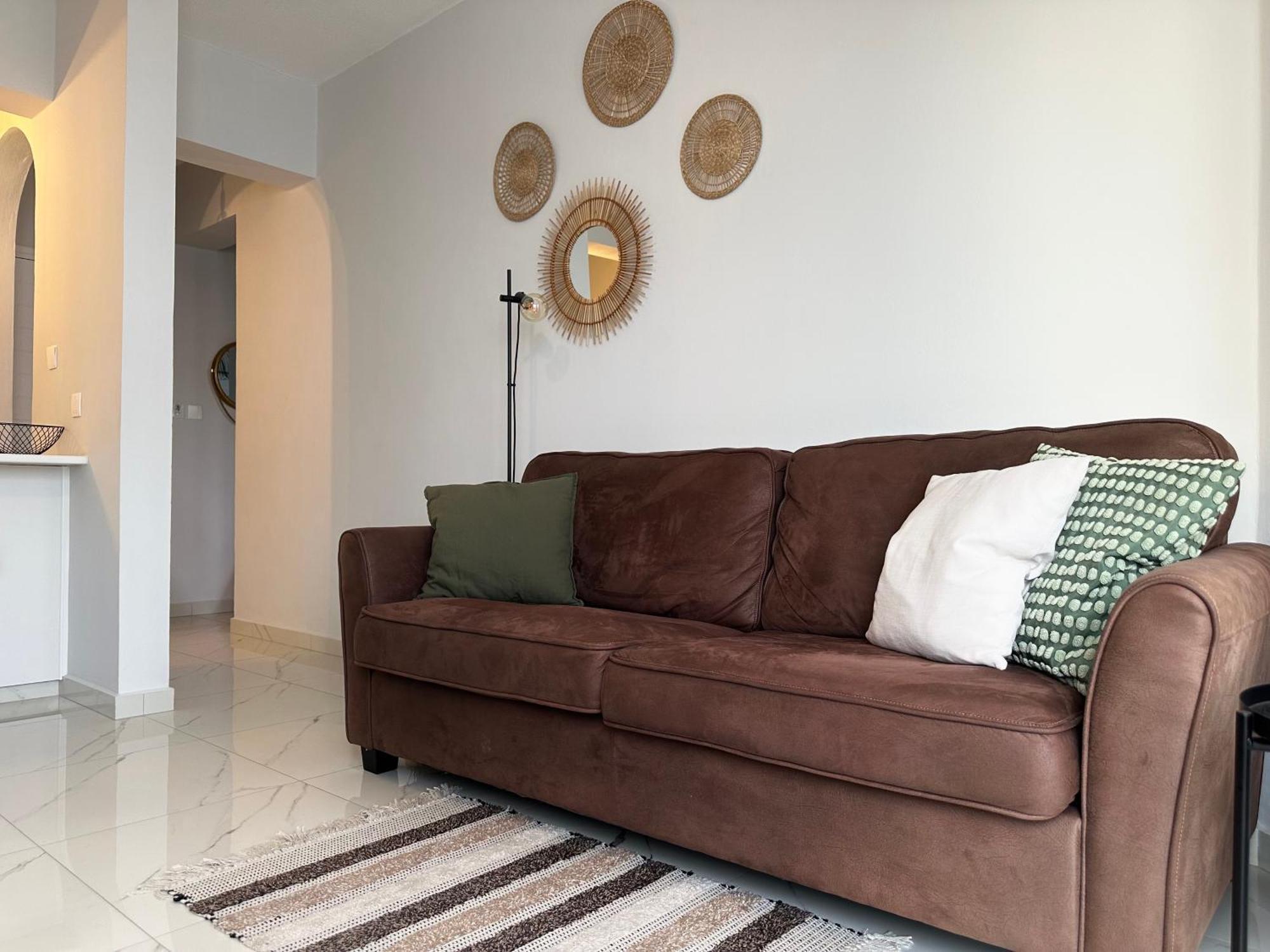Sea View Apartment Near The Beach Пафос Екстериор снимка
