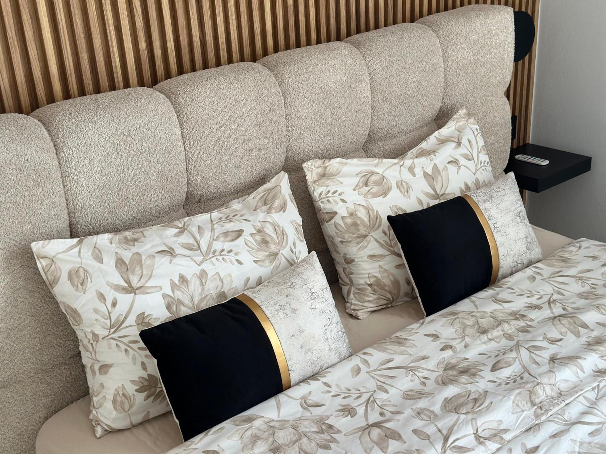Sea View Apartment Near The Beach Пафос Екстериор снимка